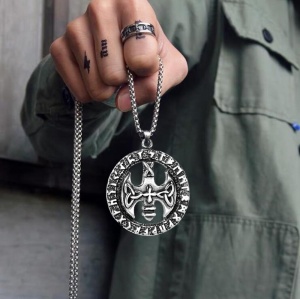 Lant model celtic, pandantiv rotund cu rune, unisex, argintiu, - Img 2
