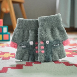 Manusi pentru copii, model cu degetele descoperite, imprimeu cu dinozaur, detalii de contrast, tematica funny dino, unisex, marime 4 – 8 ani, verzi - Img 3