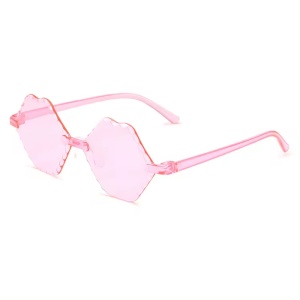Ochelari de soare pentru copii, unisex, model cool unicat, tematica lips don't lie, marime universala, roz