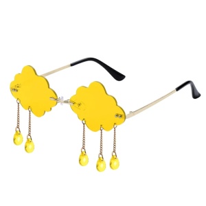 Ochelari de soare pentru femei, model trendy cu norisori, accesorizati cu lantisor si picaturi fashion, tematica I love to party, marime universala, galbeni