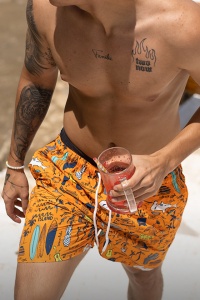 Pantaloni scurti de baie tip sort, barbati, model cu accesorii de plaja, imprimeu grafic tineresc, prindere cu snur, plasa de sustinere, tematica beach party, uscare rapida, portocalii - Img 3