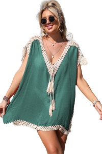 Pareo tip rochie pentru plaja sau strada, decolteu in V reglabil cu ciucurei, broderie pe margini si ciucurei la umeri, verde