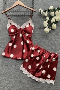 Set pijama, haine de stat in casa sexy, 2 piese, satin cu dantela, maieu si pantalon scurt rosu cu buline albe - Img 2