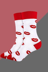 Soseste cute, model peste glezna, cu imprimeu grafic buze, tematica love socks, marime 36-42, unisex, albe cu rosu - Img 3