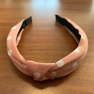 Bentita pentru par, model nod de cravata, roz cu buline albe, marime standard - Img 3