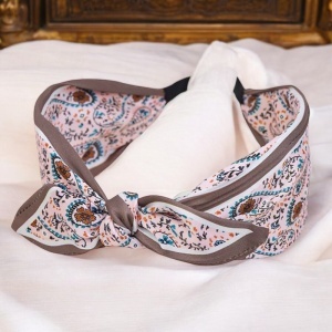 Bentita pentru par, model versatil si elegant cu funda, imprimeu floral, tematica fashion style, marime universala, roz - Img 4