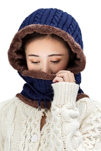 Caciula dama, model cagula calduroasa, reglabila cu snur si prelungire guler tip fular, tematica warm winter, marime universala, albastru navy