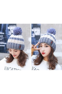 Caciula dama, model calduros cu pom pom, tematica cozy lady, marime universala, albastra - Img 3
