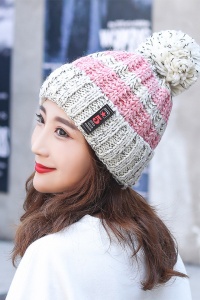 Caciula dama, model calduros cu pom pom, tematica cozy lady, marime universala, gri - Img 2