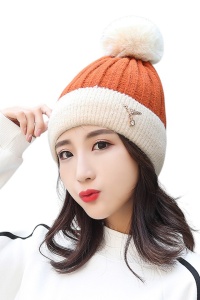 Caciula dama, model cu pom pom, accesoriu delicat si special, tematica winter fashion, marime universala, portocalie
