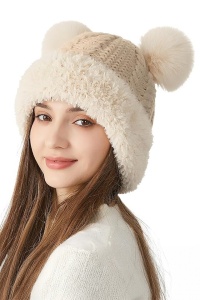 Caciula dama, model vesel calduros cu pom pom, tematica cozy winter, marime universala, bej
