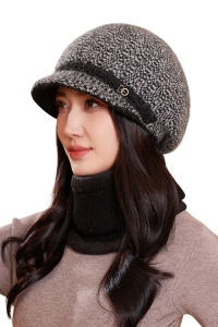 Caciula dama, set doua piese, model chic cu fular tip guler asortat, tematica cool winter, marime universala, negru