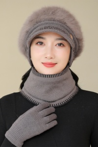Caciula dama, set doua piese, model cu fular tip guler asortate, captuseala calduroasa, tematica cozy winter, marime universala, maro - Img 2