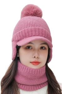 Caciula dama, set doua piese, model pom pom cu acoperitori pentru urechi si cozoroc curbat, cu fular tip guler asortat, tematica fashion winter, marime universala, roz inchis