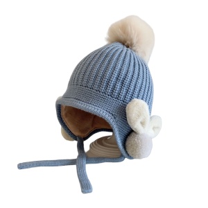 Caciula pentru copii, model cu pom pom si prindere reglabila sub barbie, accesorizata cu iepurasi la urechi, tematica little bunny in the winter, 1 – 3 ani, albastra