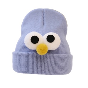 Caciula pentru copii, model minimalist accesorizat cu ochisori curiosi si nasuc nazdravan, tematica curious little baby, 0 – 1 ani, albastru deschis