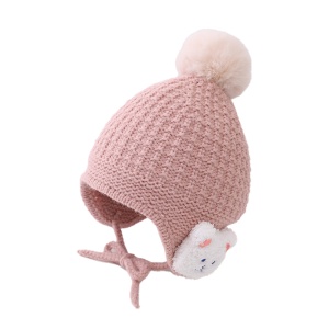 Caciula pentru copii, model pom pom si ursulet la urechi, prindere sub barbie reglabila, tematica prietenul meu blanos, 1 – 2 ani, roz