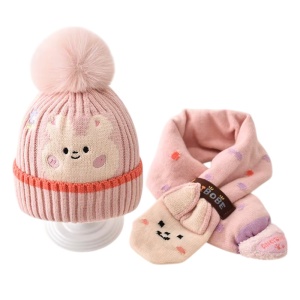 Caciula pentru copii, set doua piese, model foarte haios si vesel cu pompom si fular asortat, tematica lumea animalelor, 1 - 6 ani, roz