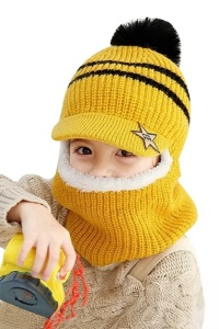 Caciula pentru copii, tip cagula, model cu cozoroc si pompom, accesoriu cute, tematica mica vedeta, 3 - 9, galbena