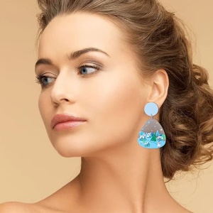 Cercei dama, tematica de Craciun, model vesel si colorat cu peisaj de poveste, albastru deschis - Img 2