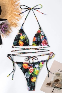 Costum de baie dama, 2 piese, model minimalist senzual, sutien cupe triunghiulare cu prindere crossbody, chilot decupaj clasic croi ingust reglabil, tematica summer flower negru - Img 3
