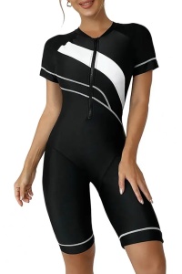 Costum de baie dama, o piesa, cu maneci si pantaloni scurti, prindere cu fermoar, model sport surfing, tematica swimming queen alb