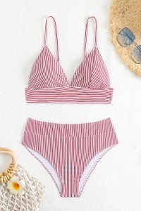 Costum de baie, set 2 piese, model atragator, sutien tip bustiera, cupe triunghiulare si chilot talie inalta decupaj clasic, tematica feeling confident alb cu rosu inchis - Img 3