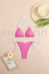 Costum de baie, set 2 piese, model minimalist cu fundite, sutien cupe triunghiulare si chilot decupaj clasic croi ingust, tematica sexy summer alb cu roz - Img 3