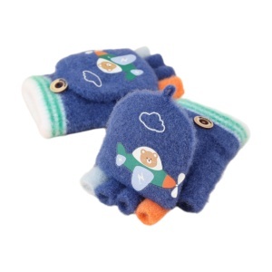 Manusi pentru copii, model cu degetele descoperite si capac decapotabil, prindere cu nasturel, accesorizate cu ursulet si avion, tematica born to fly, unisex, marime 3 – 5 ani, albastru inchis