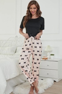 Pijama dama, set 2 piese, bluza cu maneca scurta si pantaloni lungi, model deosebit cu imprimeu fundite sexy, tematica classy dreams, negru cu piersica - Img 3