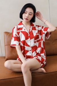 Pijama dama, set 7 piese, model confortabil, print cu romburi, tematica fashion elegant, alb cu rosu - Img 4