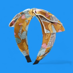 Bentita pentru par, model cu funda ampla, imprimeu delicat, tematica chic style, marime universala, maro - Img 3