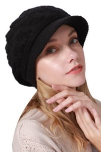 Caciula dama, circumferinta elastica, model cu cozoroc curbat pentru protectie vant si ninsoare, tematica elegant style, marime universala, neagra