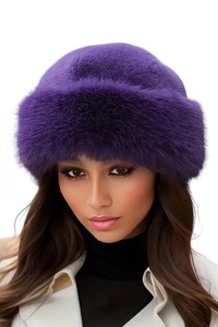 Caciula dama, model calduros elegant cu margine pufoasa, tematica winter lady, marime universala, mov