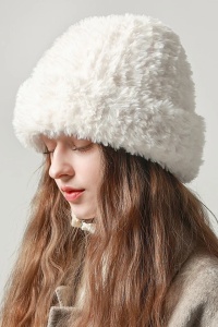 Caciula dama, model calduros pufos, tematica enjoy the snow, marime universala, alba - Img 3