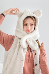 Caciula dama, model cu urechiuse si prelungire tip fular, calduroasa, tematica little naughty bear, marime universala, bej - Img 2