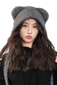Caciula dama, model cu urechiuse si prindere sub barbie, tematica feeling cute, marime universala, gri
