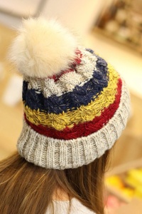 Caciula dama, model pom pom cu albinuta, captuseala calduroasa, tematica fashion bee winter, marime universala, bej - Img 4