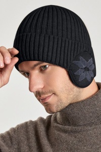 Caciula iarna, model cu protectie intarita pentru urechi, imprimeu fulg de zapada, captuseala moale si fina, tematica happy winter, unisex, marime universala, neagra - Img 2