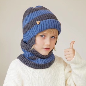 Caciula pentru copii, set doua piese, model cu prelungire peste urechi, accesorii delicate, fular asortat, tematica little funny guy, 3 - 9 ani, albastru cu gri - Img 4