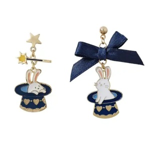 Cercei dama, model unicat si fermecator, pandantive iepurasi in joben, accesorizati cu fundita si bagheta magica, tematica lumea basmului, albastru inchis