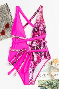 Costum de baie dama, o piesa, model duo crossbody, spate gol si chilot cu decupaj clasic, tematica wild summer roz - Img 4