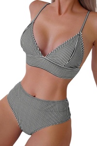 Costum de baie, set 2 piese, model atragator, sutien tip bustiera, cupe triunghiulare si chilot talie inalta decupaj clasic, tematica feeling confident alb cu negru