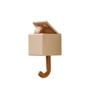 Cuier creativ autoadeziv, tematica regatul animalelor, model animale jucause, ursulet, maro