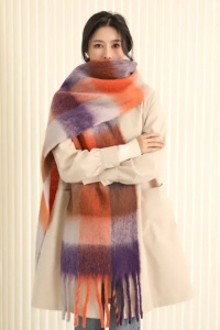 Fular dama, model gros si calduros, moale la atingere, tematica fashion winter, marime universala, mov multicolor - Img 2