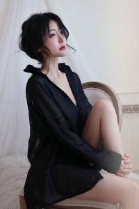 Lenjerie sexy, set 2 piese, camasa senzuala cu spate gol si chilot, model delicat si versatil, tematica romantic mood, negru - Img 3