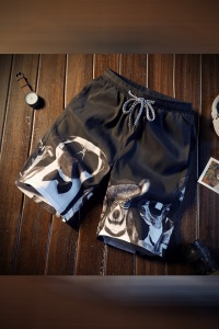 Pantaloni scurti de baie tip bermude, negru cu imprimeu catei, barbati, uscare rapida - Img 2