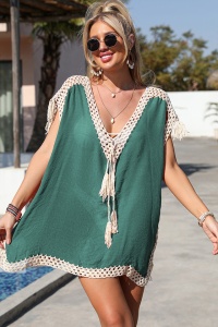 Pareo tip rochie pentru plaja sau strada, decolteu in V reglabil cu ciucurei, broderie pe margini si ciucurei la umeri, verde - Img 3