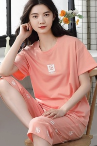 Pijama dama, set doua piese, bluza maneca scurta si pantaloni trei sferturi, model minimalist, simplu delicat, tematica be cozy, peach - Img 3