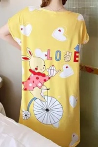 Pijama dama, tip camasa de noapte, maneci scurte, galbena cu imprimeu purcelus pe bicicleta - Img 2